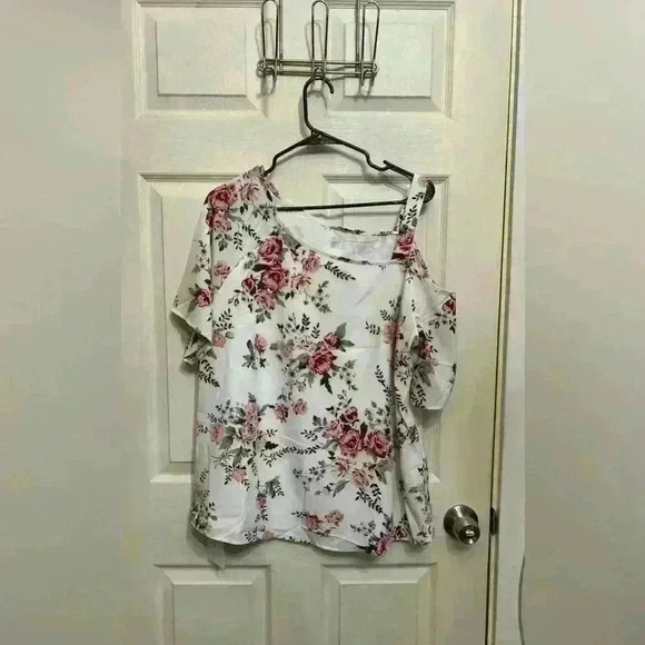 Boomchic blouse off shoulder floral design women’s size 10 - Picture 1 of 4